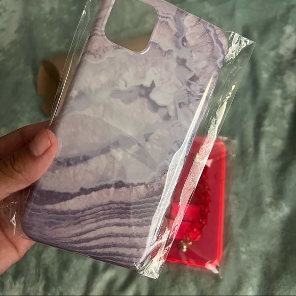 Two Francesca’s Phone cases - Picture 3 of 6